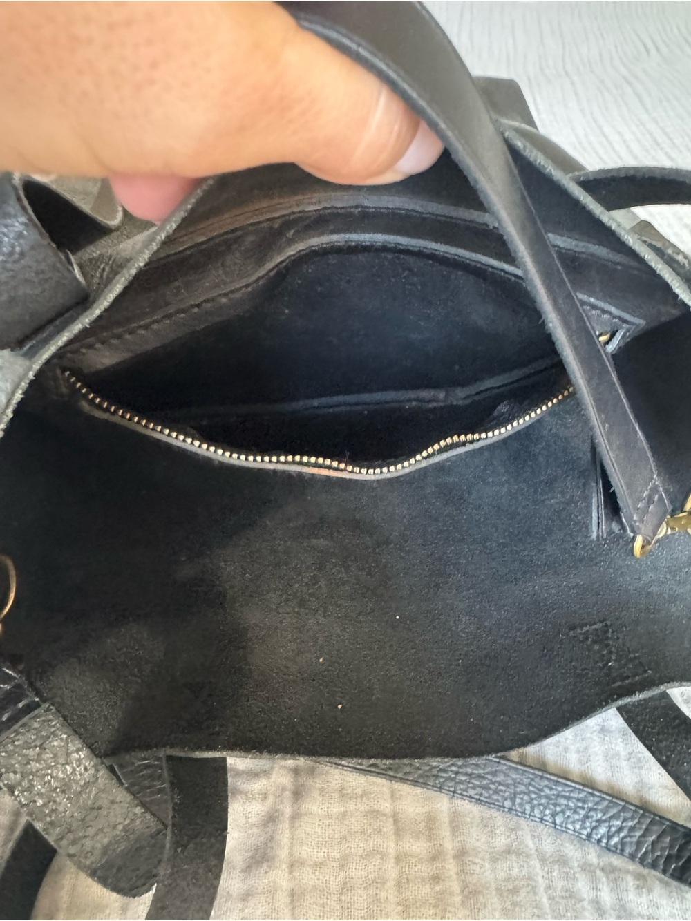 Madewell Black Leather Medium Transport Tote Bag with Adjustable Strap - Picture 4 of 6